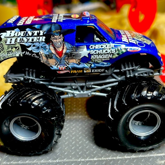 Mini Bounty Hunter - Picture 1 of 3